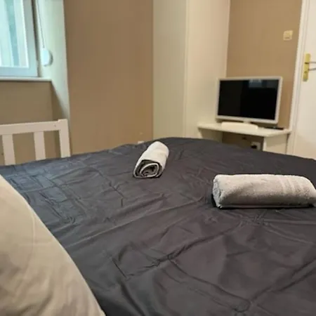 Apartment Proche Place De La Reunion Au Calme