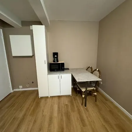 Proche Place De La Reunion Au Calme *